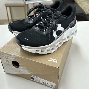 On Cloud Cloudmonster 2 women’s sz 8.5 black/frost NWT